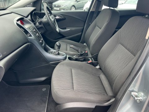 Vauxhall Astra 1.4 16v Exclusiv Euro 5 5dr 24