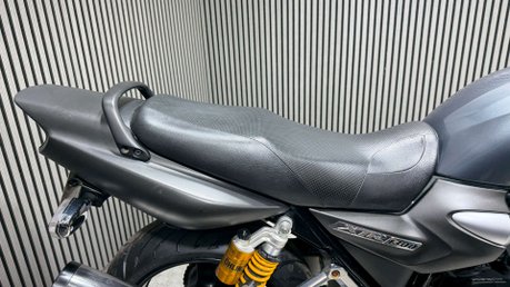Yamaha XJR1300 RACER 2015 13K MOT MARCH 2027 WARRANTY MUSCLE BIKE 8