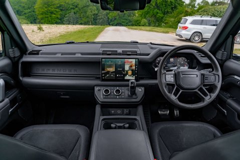 Land Rover Defender V8 Carpathian Edition 12