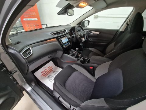 Nissan Qashqai 1.6 DIG-T N-Connecta Euro 6 (s/s) 5dr 40