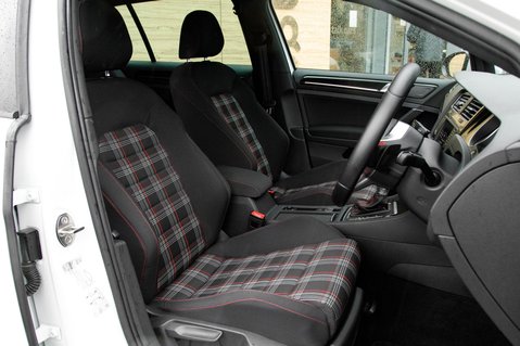 Volkswagen Golf GTI DSG 30