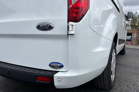 Ford Transit Custom 320 L1 Trend 130 ps Panel Van - Air Con / Twin Side Loading Doors 26