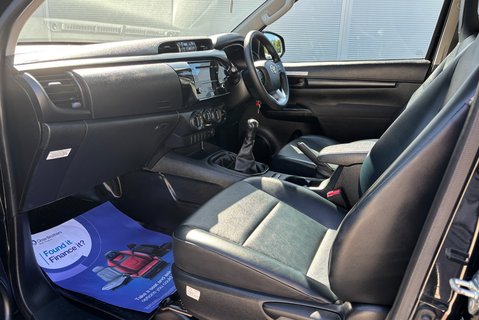 Toyota Hilux Active 4WD D-4D Single Cab Pickup - Canopy 13