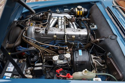 Mercedes-Benz SL Series 280 SL 23