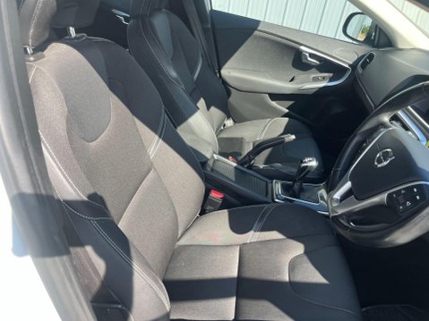 Volvo V40 2.0 T2 GPF Momentum Nav Plus Euro 6 (s/s) 5dr 29