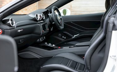 Ferrari California T 16