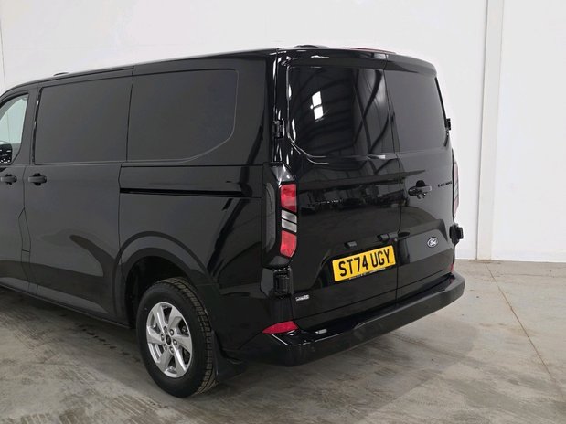 Ford Transit Custom Transit Custom PHEV 320L1 H1 Limited Auto Van 2.5L 227PHEV 13