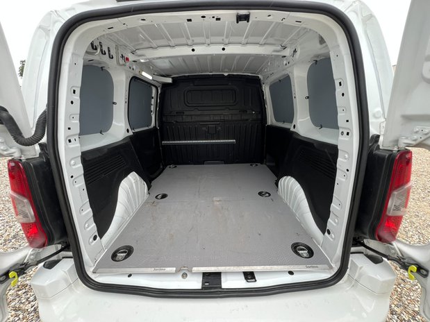 Vauxhall Combo SWB L1H1 Low Roof Sportive 2000 Air Con Sensors Nav EURO 6 NO VAT 10