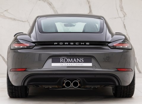 Porsche 718 Cayman 5