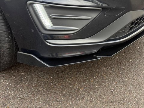 Volvo XC60 2.0 D4 R-Design Lux Nav Euro 6 (s/s) 5dr 26