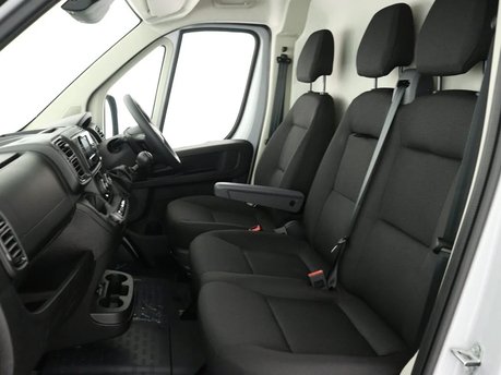 Peugeot Boxer Professional L2H2 335 Blue HDi 140ps 9