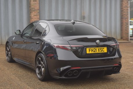 Alfa Romeo Giulia V6 BITURBO QUADRIFOGLIO 45