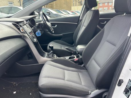 Hyundai i30 CRDI SE BLUE DRIVE 6