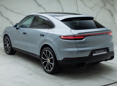 Porsche Cayenne E-Hybrid Coupe 12