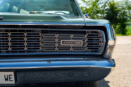 Ford Country Squire 8