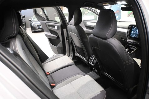 Volvo XC40 2.0 XC40 + B4 MHEV AWD Auto 5dr 12