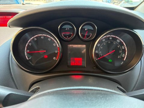 Vauxhall Meriva 1.4T 16V Exclusiv Euro 5 5dr 26