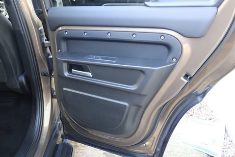 Land Rover Defender 110 D300 HARD TOP COMMERCIAL  X-DYNAMIC HSE GENUINE REAR SEATS  SEEKER STYLED 23