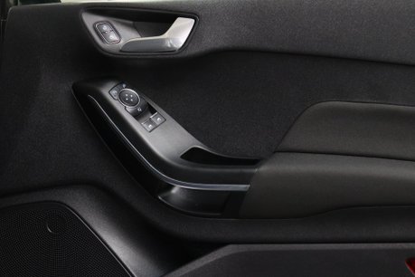 Ford Fiesta TITANIUM 36