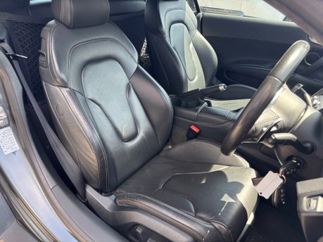 Audi R8 .2 FSI V10 Coupe 2dr Petrol S Tronic quattro Euro 5 (525 ps) 25