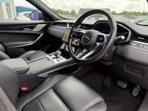 Jaguar F-Pace 2.0 D200 MHEV R-Dynamic Black SUV 5dr Diesel Auto AWD Euro 6 (s/s) (204 ps) 2