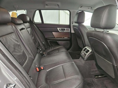 Jaguar XF 2.2d Luxury Sportbrake Auto Euro 5 (s/s) 5dr 22