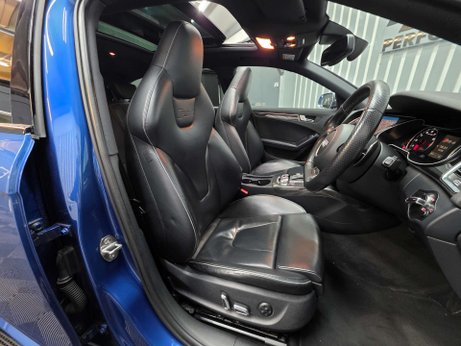 Audi RS4 4.2 FSI V8 Estate 5dr Petrol S Tronic quattro Euro 5 (450 ps) 3