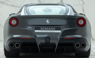 Ferrari F12 Berlinetta 9