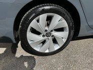 Volkswagen Golf LIFE ETSI DSG 17