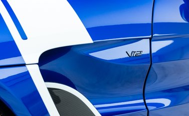 Aston Martin V12 Vantage Roadster 36