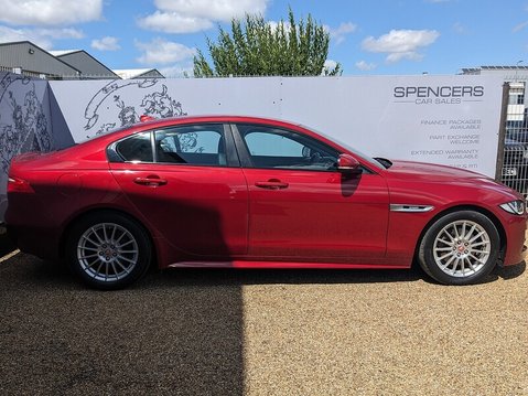 Jaguar XE R-SPORT 10