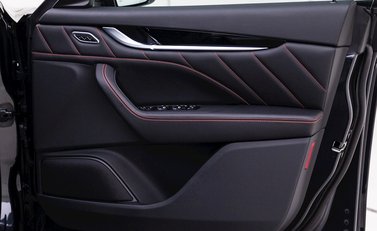 Maserati Levante GranSport Sportivo X Special Edition 21