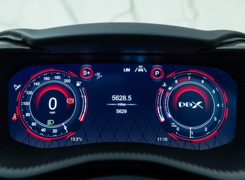 Aston Martin DBX 707 24