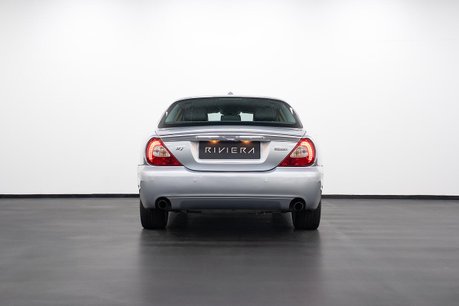 Jaguar XJ 3.0 V6 Sovereign Saloon 4dr Petrol Automatic (249 g/km, 240 bhp) 18