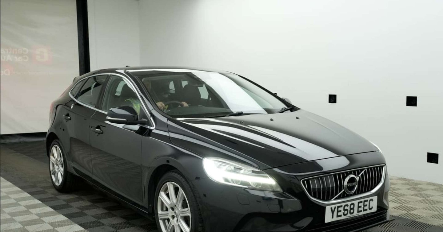 2018 Volvo V40