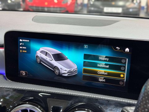 Mercedes-Benz A Class 2.0 A35 AMG (Premium Plus) Hatchback 5dr Petrol SpdS DCT 4MATIC Euro 6 (s/s 30