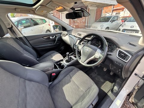 Nissan Qashqai 1.6 dCi n-tec+ 2WD Euro 5 (s/s) 5dr 12