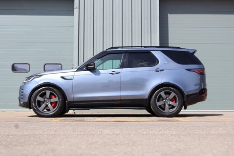 Land Rover Discovery R-DYNAMIC SE MHEV WITH GENUINE REAR SEAT CONVERSION STYLED BY SEEKER  4