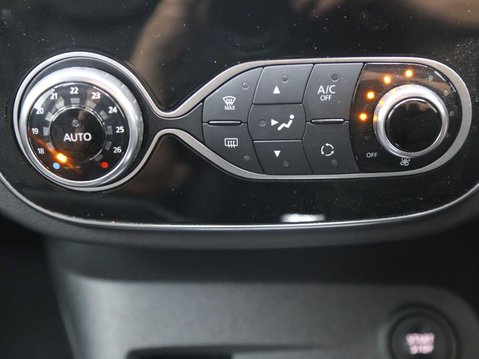 Renault Captur 1.5 dCi ENERGY GT Line Euro 6 (s/s) 5dr 17