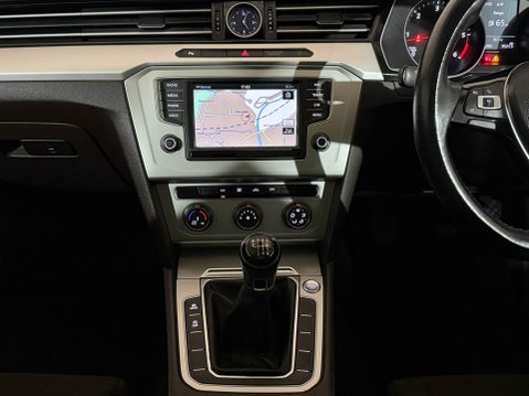 Volkswagen Passat SE BUSINESS TDI BLUEMOTION TECHNOLOGY 14
