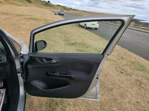 Vauxhall Corsa 1.4i ecoFLEX SRi Euro 6 5dr 26