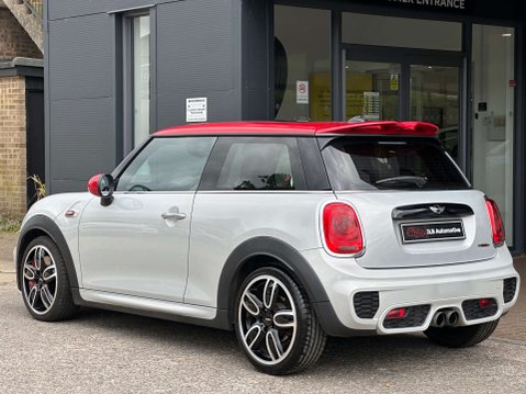 Mini Hatch 2.0 John Cooper Works 3dr 12