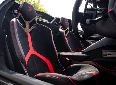 Lamborghini Aventador SV LP750-4 Roadster 14