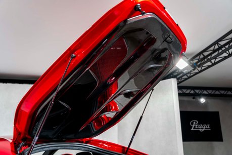 Ferrari 812 Competizione HUGE SPECIFICATION. 4-LAYER PAINT. CARBON FIBRE INT & EXT. TWO-TONE LIVERY. 71