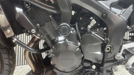Yamaha FZ ONLY 16K CUSTOM 600CC NAKED BIKE NEW MOT WARRANTY 43