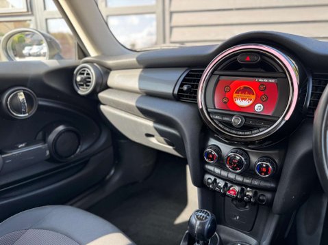 Mini Hatch 1.5 Cooper Hatchback 3dr Petrol Manual Euro 6 (s/s) (136 ps) 25