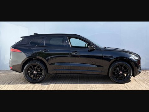 Jaguar F-Pace 2.0 F-PACE Chequered Flag AWD D Auto 4WD 5dr 9