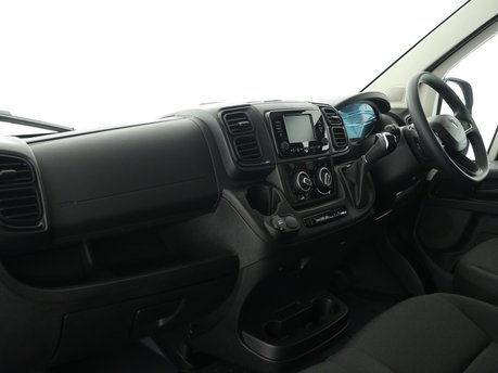 Peugeot Boxer 335 L3H2 BHDi 140 EAT6 Professional AUTO 9