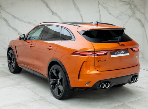 Jaguar F-Pace SVR 7