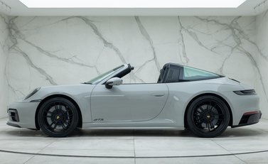 Porsche 911 Targa 4 GTS (992) 6